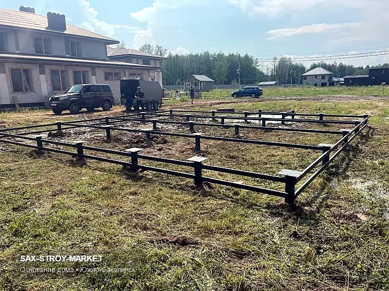 Устройство фундамента: основание под дом, опалубка перед заливкой — Южно-Сахалинск, Сах-Строй-Маркет