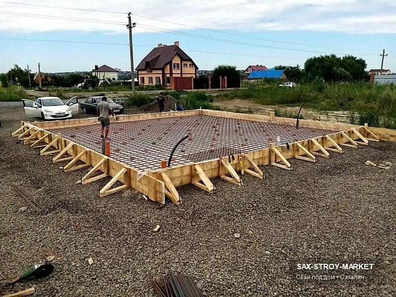 Устройство фундамента: основание под дом, армирование основания — Южно-Сахалинск, Сах-Строй-Маркет